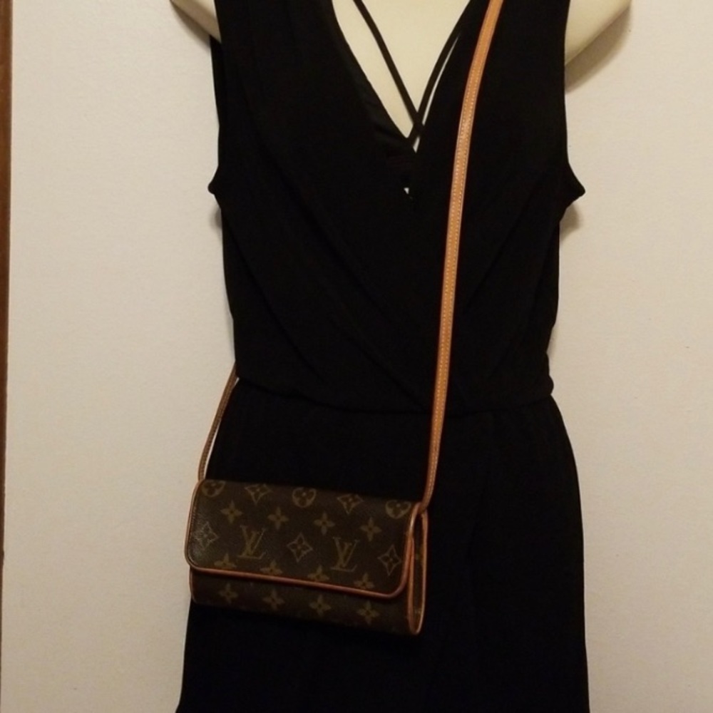 Louis Vuitton cross body clutch